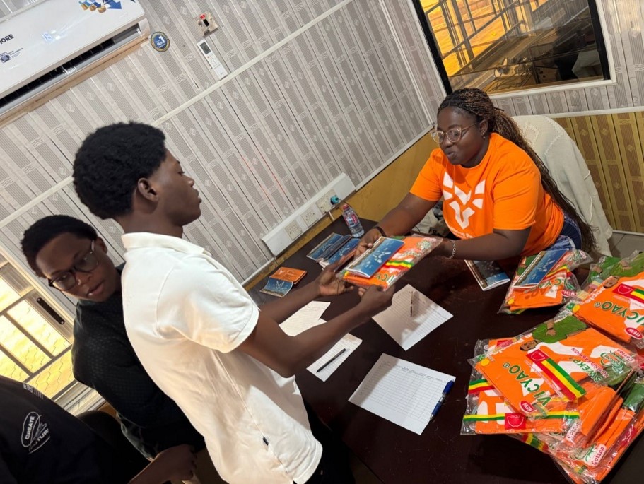 Volunteers working together